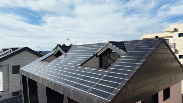 ¿Por qué elegir tejados roofs para instalar tejas solares?