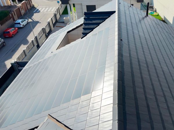 ¿Qué garantiza una instalación de tejas solares ROOFS?